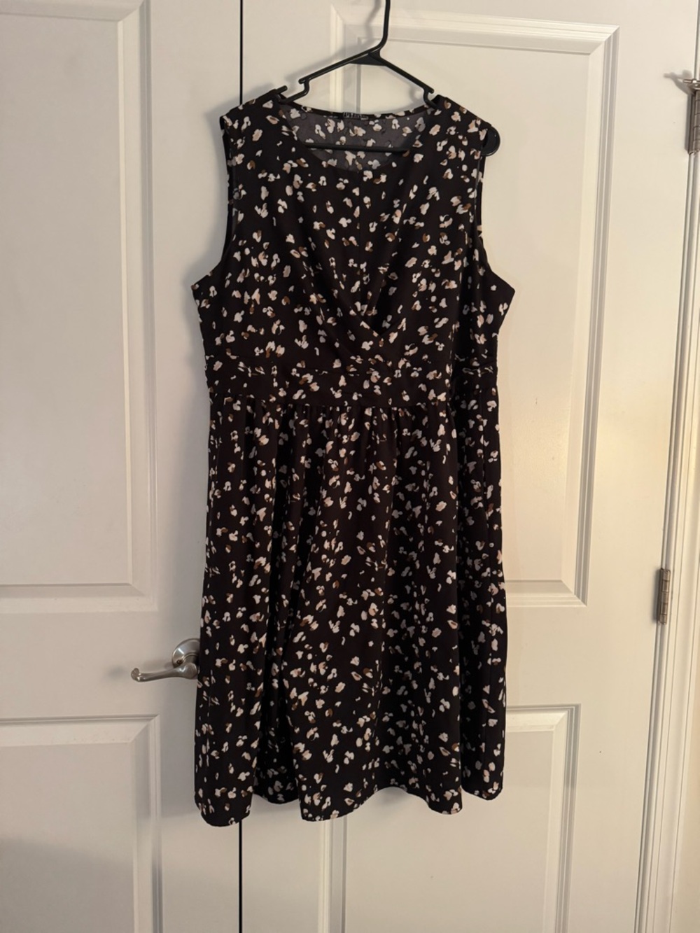 BloomChic Black Sleeveless Midi Dress with White and brown Print size 18-20